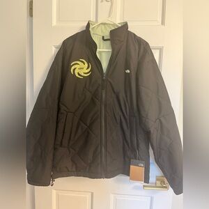 Brand new the north face reversible Men's Light Green/black Jacket